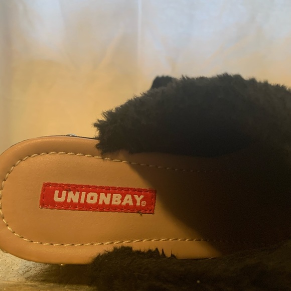 Clogs - Picture 3 of 3